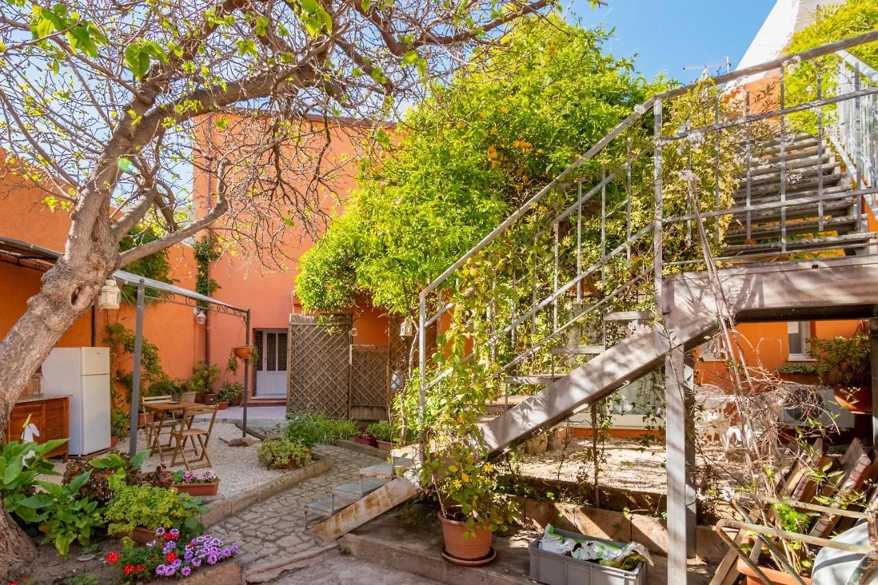 Olbia Center City Apartment イタリア